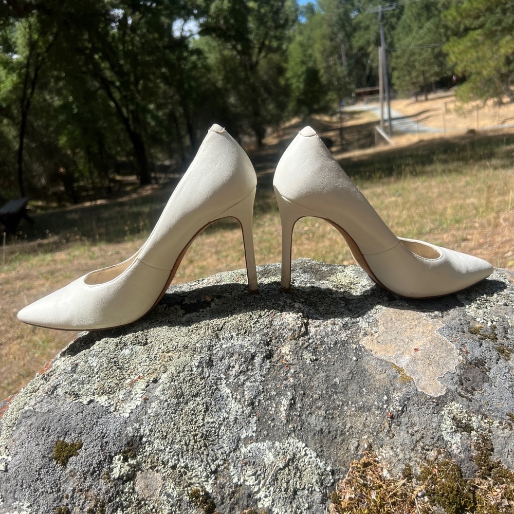 PLV Pour La Victoire Elegant Cream High Heels